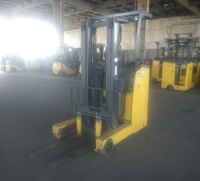 XE NÂNG ĐIỆN ĐỨNG LÁI 1.5 TẤN KOMATSU FB15RL - 14 143533