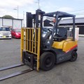 XE NÂNG DẦU 2 TẤN TCM FD20T3  2N112027