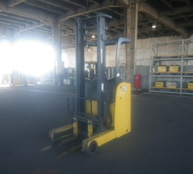 XE NÂNG ĐIỆN ĐỨNG LÁI 1.5 TẤN KOMATSU FB15RL-14 Lh: 0943888255