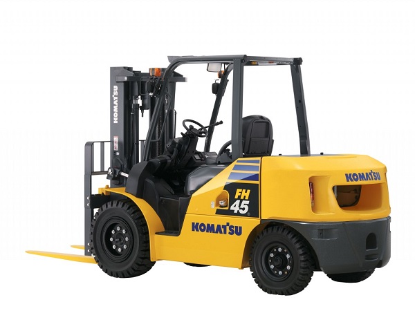 Trước khi mua xe nâng hàng Komatsu cũ, bạn cần kiểm tra các động cơ bên trong