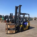 XE NÂNG XĂNG 2 TẤN KOMATSU FG20NT-15  575576