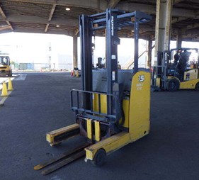 XE NÂNG ĐIỆN ĐỨNG LÁI 1.5 TẤN KOMATSU FB15RL-15 157367