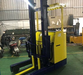 XE NÂNG ĐIỆN ĐỨNG LÁI 1.8 TẤN KOMATSU FB18RS-10 63772
