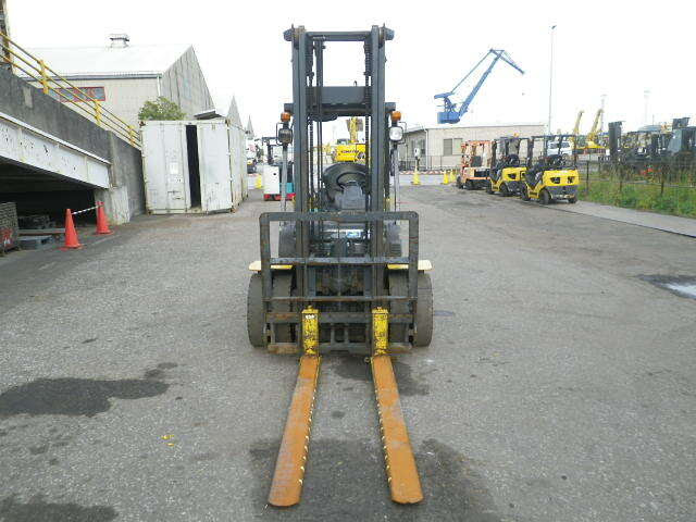 XE NÂNG DẦU 2,5 TẤN KOMATSU  GẬT GÙ, LỐP KÉP FD25C-16 715116