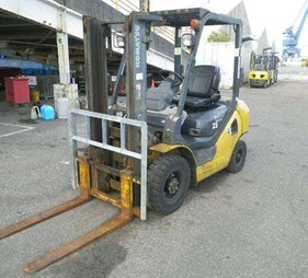 XE NÂNG DẦU 2,5 TẤN KOMATSU FD25T-17 300200