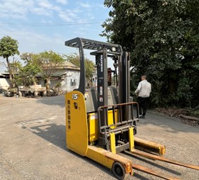 XE NÂNG ĐIỆN 1.5 TẤN KOMATSU FB15RL-14 140512