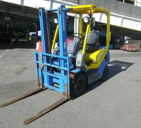 XE NÂNG XĂNG 9 TẠ KOMATSU FG09T-21 211687