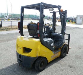 XE NÂNG DẦU 2 TẤN KOMATSU FD20T-17 LH: 0943888255