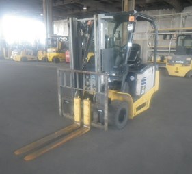 XE NÂNG ĐIỆN 2.5 TẤN KOMATSU FE25-1 LH: 0943888255