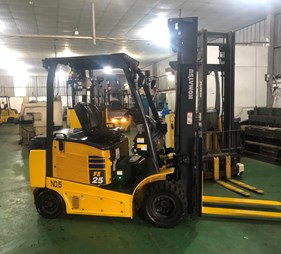 XE NÂNG ĐIỆN 2.5 TẤN KOMATSU FE25-1 303005 LH: 0943888255