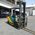 XE NÂNG DẦU 2.5 TẤN KOMATSU FD25T-16 LH: 0943888255