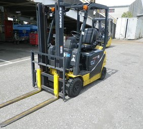 XE NÂNG ĐIỆN NGỒI LÁI 1.5 TẤN KOMATSU FB15-12 Hotline: 0943888255