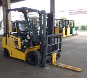 XE NÂNG ĐIỆN 2.5 TẤN KOMATSU FE25-1 GẬT GÙ 300479