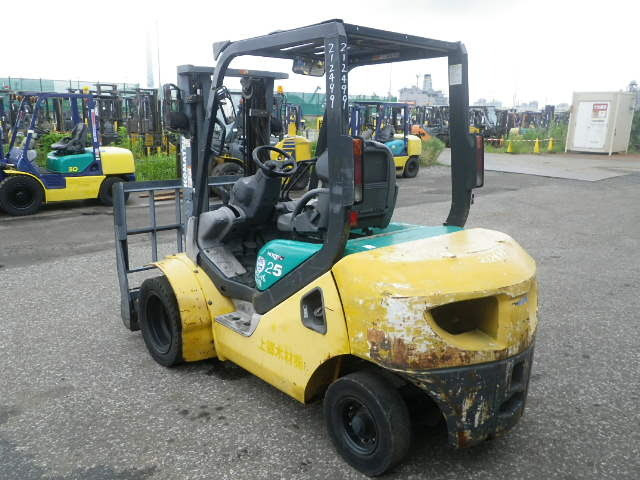 XE NÂNG DẦU 2.5 TẤN KOMATSU FD25C-16 749028 GẬT GÙ, LỐP KÉP,