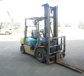 XE NÂNG DẦU 2.5 TẤN KOMATSU FD25C-14 560543