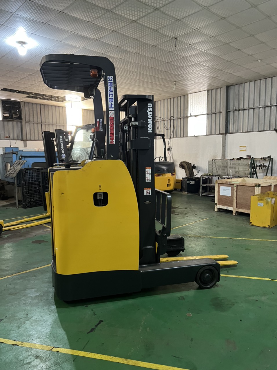 XE NÂNG ĐIỆN ĐỨNG LÁI 1.5 TẤN KOMATSU FB15RS-12 88478