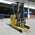 XE NÂNG ĐIỆN ĐỨNG LÁI 1.5 TẤN KOMATSU FB15RLF-15 150901