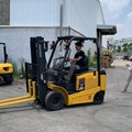 XE NÂNG ĐIỆN 2,5 TẤN KOMATSU FE25-1 303408