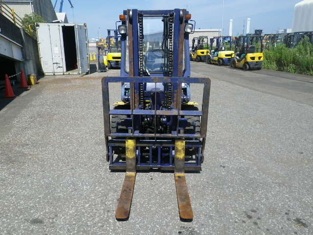 XE NÂNG DẦU 3 TẤN KOMATSU FD30T-12 511805