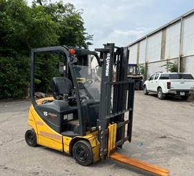 XE NÂNG ĐIỆN 1.5 TẤN KOMATSU FB15-12 851944 lh 0943888255
