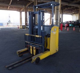 XE NÂNG ĐIỆN ĐỨNG LÁI 1.5 TẤN KOMATSU FB15RLF-15 152911