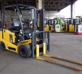 XE NÂNG ĐIỆN 2,5 TẤN KOMATSU FE25-1 305207 LH 0943888255