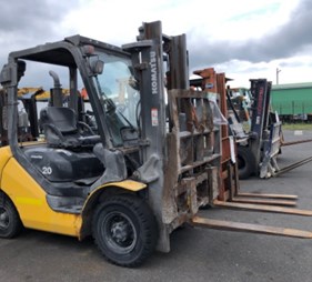 XE NÂNG DẦU 2 TẤN KOMATSU FD20T-17 334775