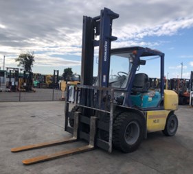 XE NÂNG DẦU 3,5 TẤN KOMATSU FD35W-7 104893