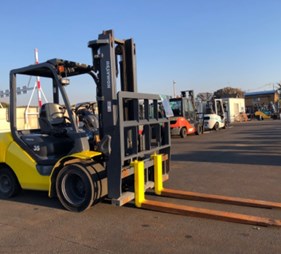 XE NÂNG DẦU 3,5 TẤN KOMATSU FD35AT-17 324941
