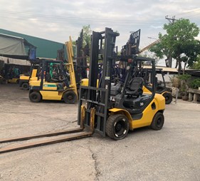 XE NÂNG DẦU 3 TẤN KOMATSU FD30T-17 330553