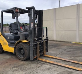 XE NÂNG DẦU 3 TẤN KOMATSU FD30T-17 336698