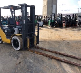 XE NÂNG DẦU 3 TẤN KOMATSU FD30T-17 342283