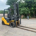 XE NÂNG DẦU 3 TẤN KOMATSU FD30T-17 330553