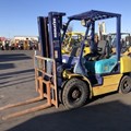 XE NÂNG DẦU 2,5 TẤN KOMATSU FD25C-12 512862