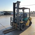 XE NÂNG DẦU 2.5 TẤN KOMATSU FD25C-16 750385