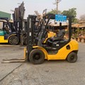 XE NÂNG DẦU 2,5 TẤN KOMATSU  FD25T-17 307436