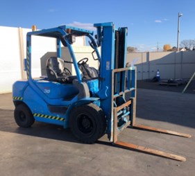 XE NÂNG DẦU 3 TẤN KOMATSU FD30T-16 724329