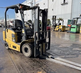 XE NÂNG ĐIỆN 2,5 TẤN KOMATSU FE25-1 304344