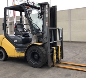 XE NÂNG DẦU 3 TẤN KOMATSU FD30T-17 320112
