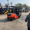 XE NÂNG DẦU 2,5 TẤN TOYOTA 02-8FD25-A8FD25-81078