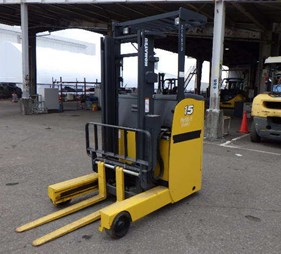 XE NÂNG ĐIỆN ĐỨNG LÁI 1.5 TẤN KOMATSU FB15RL-15 153491
