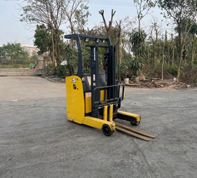 XE NÂNG ĐIỆN ĐỨNG LÁI 1.5 TẤN KOMATSU FB15RL-14 146092