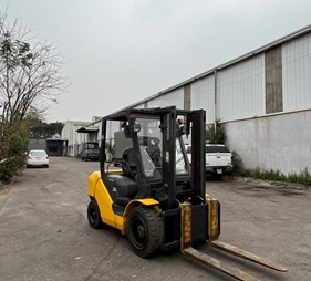 XE NÂNG DẦU 3 TẤN KOMATSU FD30T-17 333848