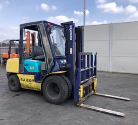 XE NÂNG DẦU 3 TẤN KOMATSU FD30C-12