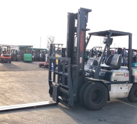 XE NÂNG DẦU 3 TẤN KOMATSU FD30-11