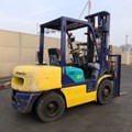 XE NÂNG DẦU 3 TẤN KOMATSU FD30C-12