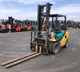 XE NÂNG DẦU 2,5 TẤN KOMATSU  FD25T-16