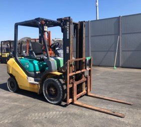 XE NÂNG DẦU 2,5 TẤN KOMATSU  FD25T-16