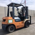 XE NÂNG DẦU 2 TẤN TOYOTA 02-7FD20