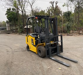 XE NÂNG ĐIỆN 2,5 TẤN KOMATSU FE25-1 303647